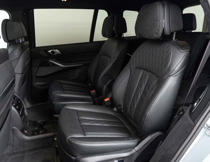 BMW X7 SUV / Terénní 3,0 l 280 kw