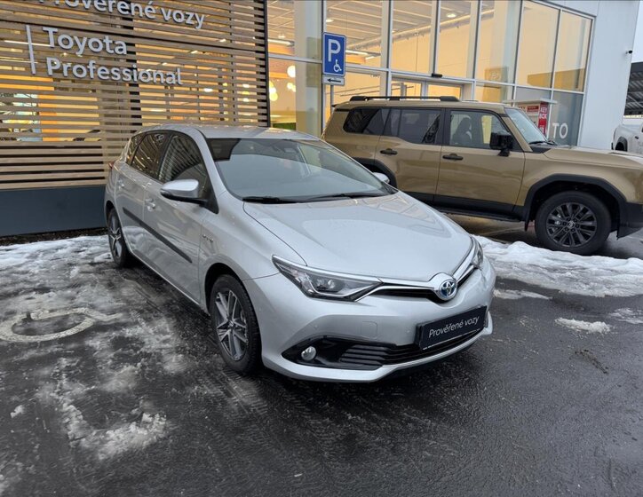 Toyota Auris Hatchback 1,8 l 73 kw