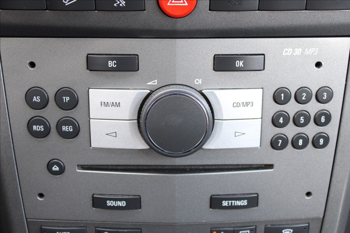 Opel Antara SUV / Terénní 2,0 l 110 kw