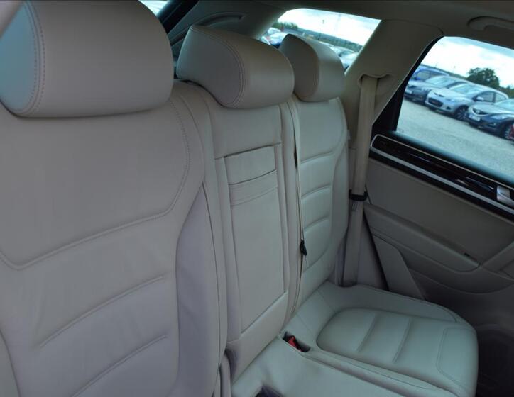 Volkswagen Touareg 20