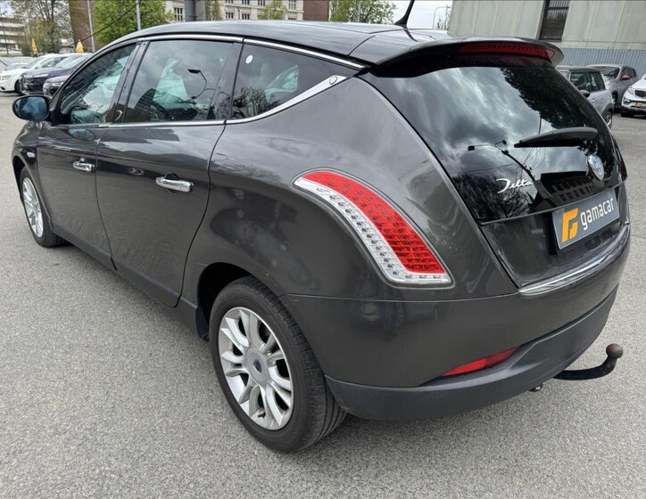 Lancia Delta Hatchback 2,0 l 121 kw