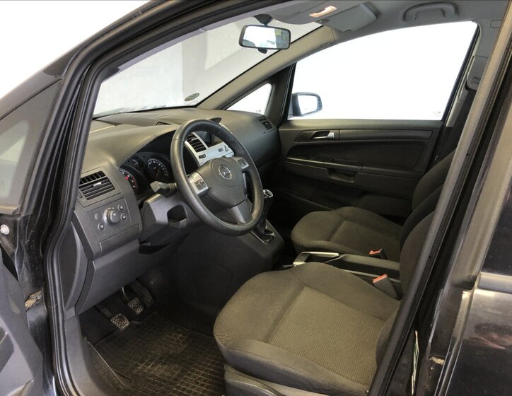 Opel Zafira 9