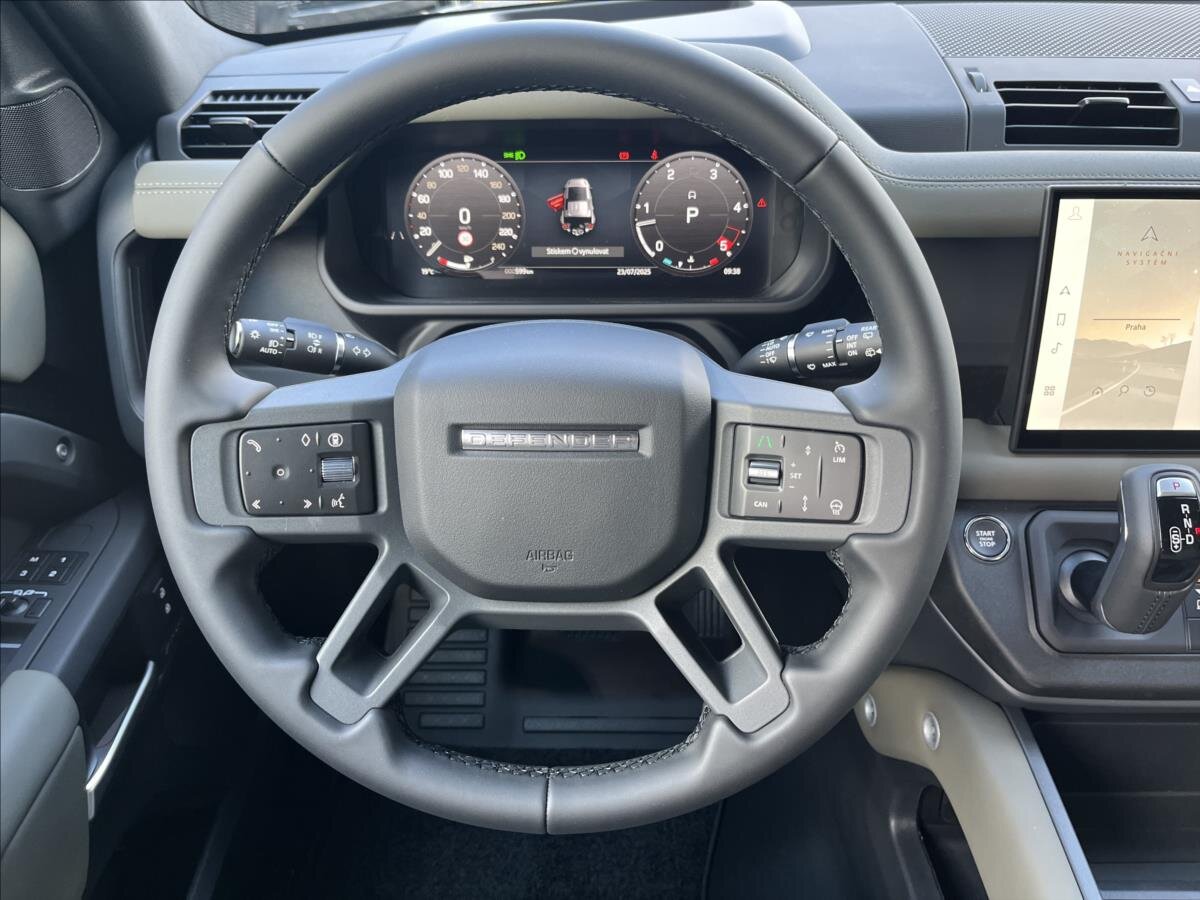 Land Rover Defender SUV 3,0 l 183 kw