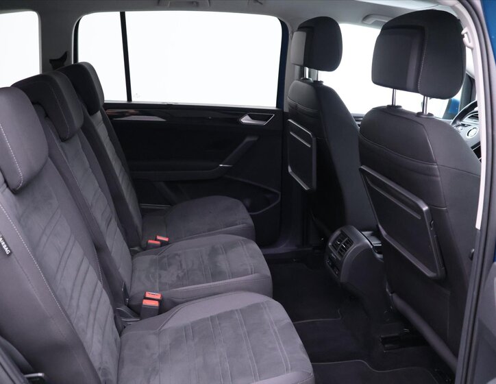 Volkswagen Touran 16