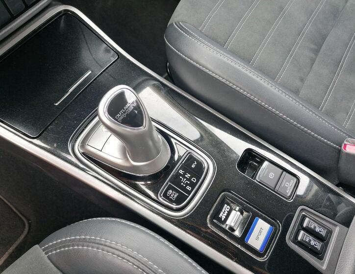 Mitsubishi Outlander 12