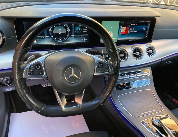 Mercedes-Benz Třídy E 12