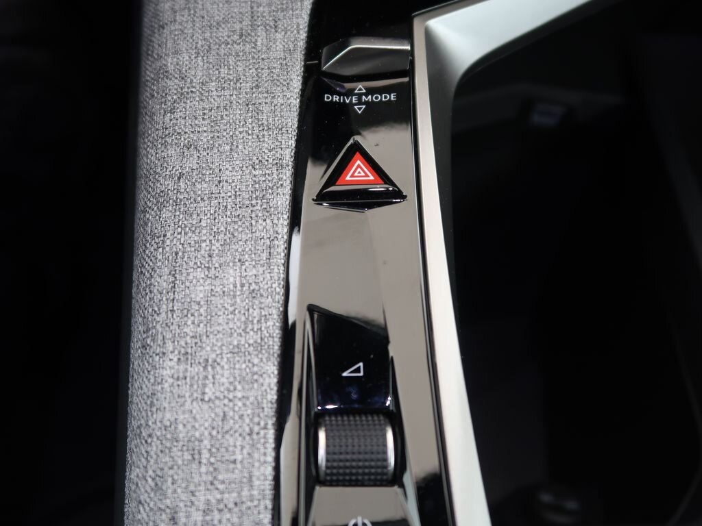 Peugeot 3008 SUV / Terénní 1,2 l 100 kw