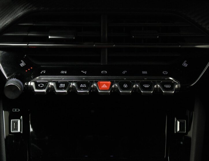 Peugeot 208 Hatchback 1,2 l 74 kw