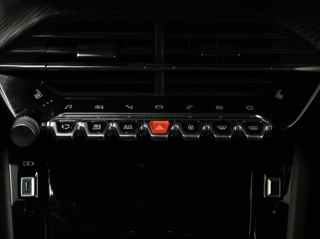 Peugeot 208 Hatchback 1,2 l 74 kw