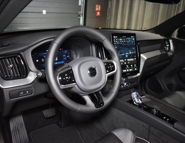 Volvo XC60 SUV / Terénní 2,0 l 335 kw