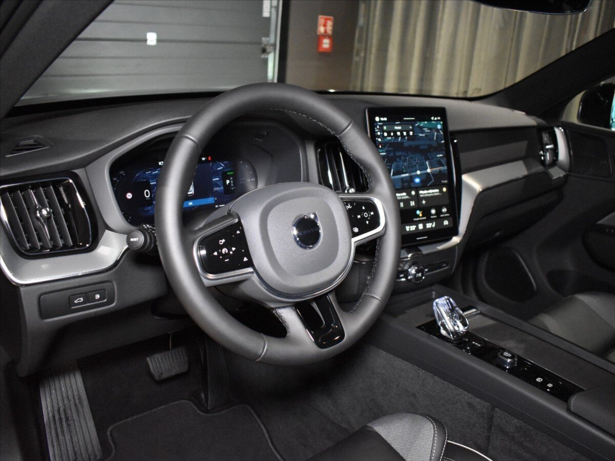 Volvo XC60 SUV / Terénní 2,0 l 335 kw