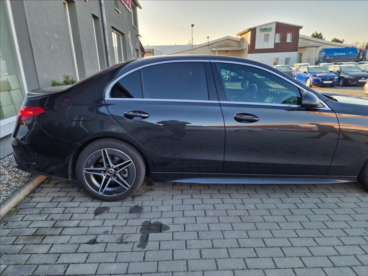 Mercedes-Benz Třídy C Sedan / Limuzína 2,0 l 147 kw