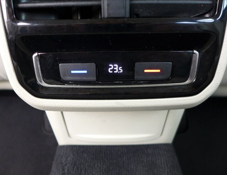 Volkswagen Passat Kombi 1,6 l 88 kw