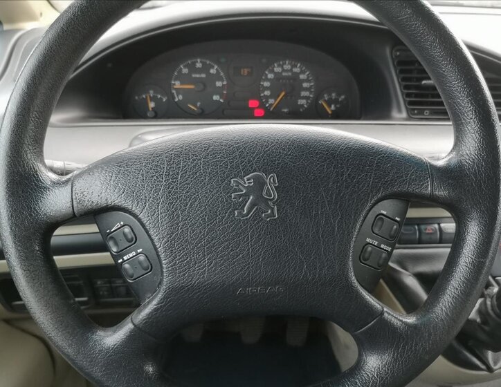 Peugeot 806 Kombi 2,1 l 80 kw