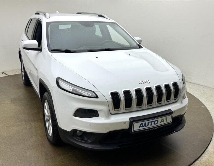 Jeep Cherokee SUV / Terénní 2,0 l 103 kw