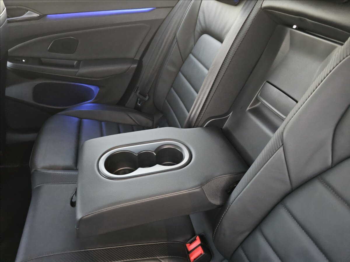 Volkswagen Golf Kombi 2,0 l 235 kw