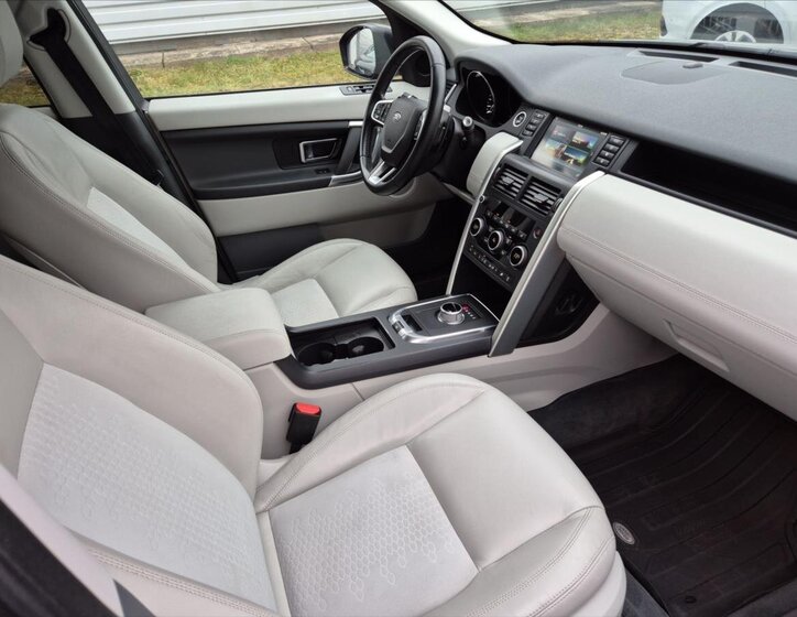 Land Rover Discovery Sport SUV 2,0 l 132 kw