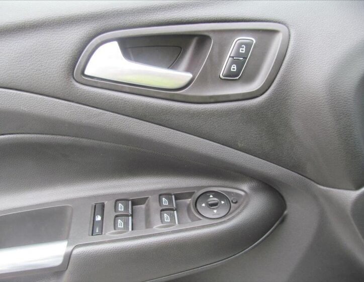 Ford Kuga SUV / Terénní 2,0 l 110 kw