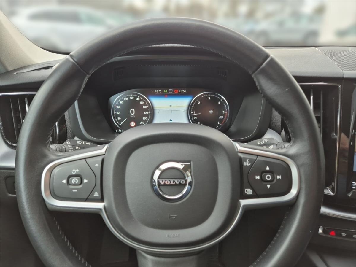 Volvo XC60 SUV / Terénní 2,0 l 110 kw