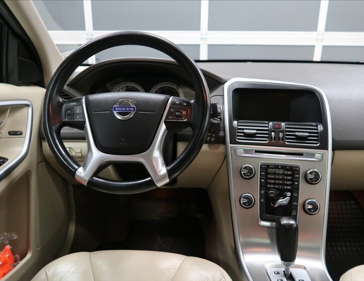 Volvo XC60 13