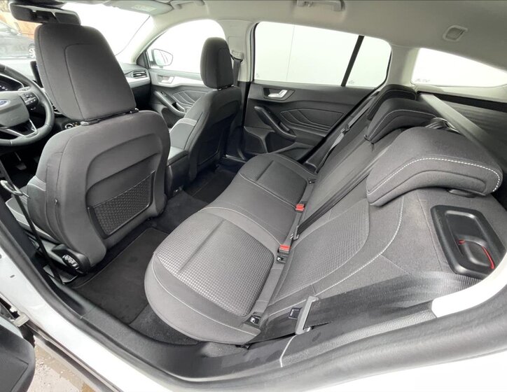 Ford Focus Kombi 999,0 92 kw