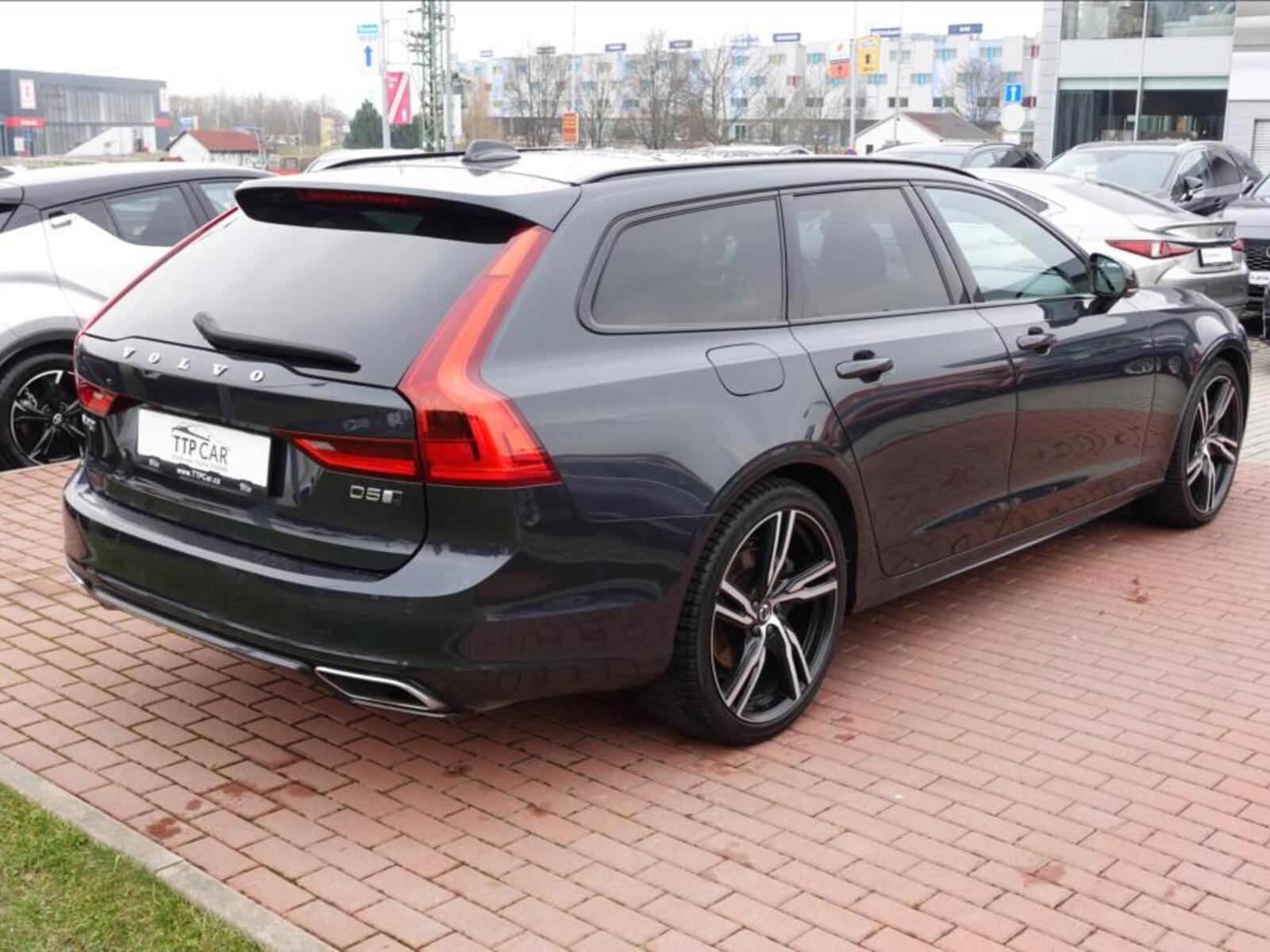 Volvo V90 4