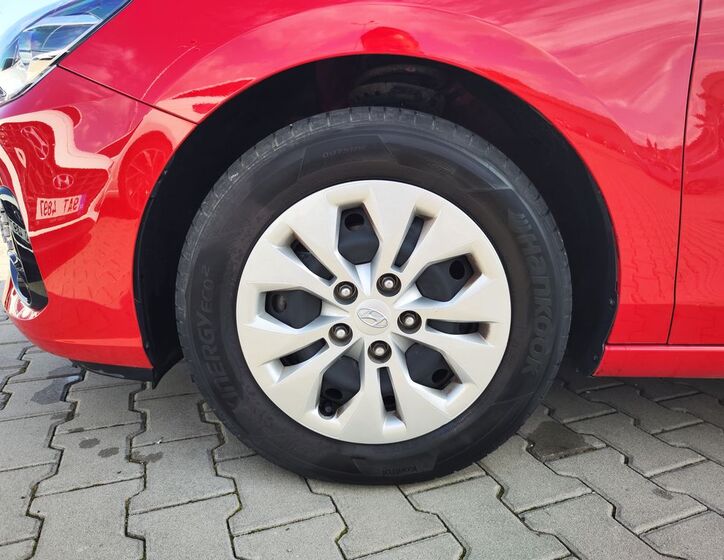 Hyundai i30 24