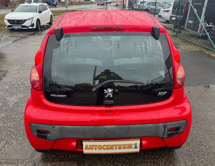Peugeot 107 Hatchback 998,0 50 kw