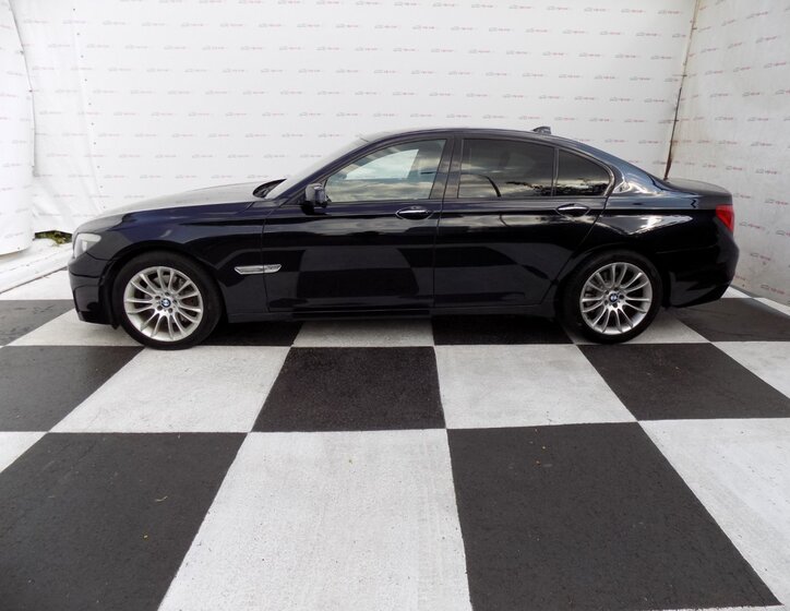 BMW Řada 7 Sedan / Limuzína 3,0 l 225 kw