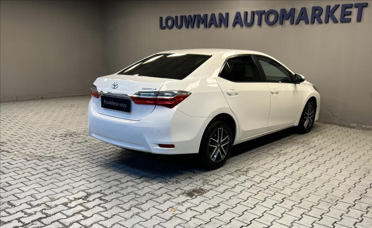 Toyota Corolla Sedan 1,6 l 97 kw