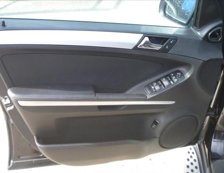 Mercedes-Benz Třídy M 11