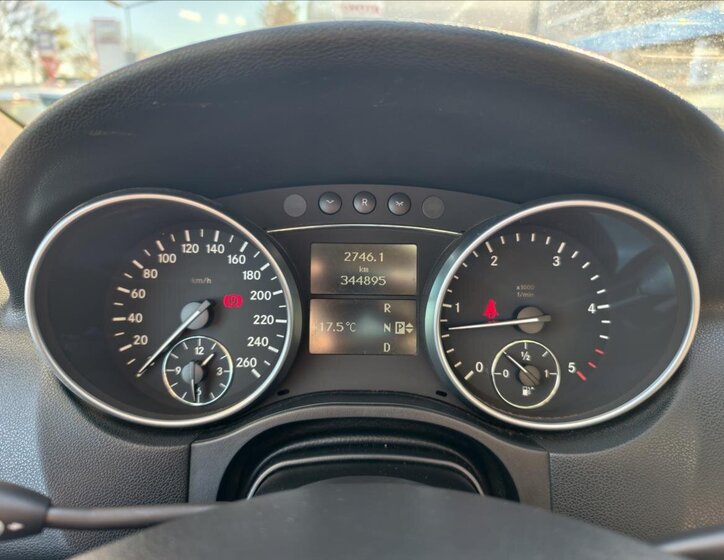 Mercedes-Benz Třídy M SUV 3,0 l 140 kw