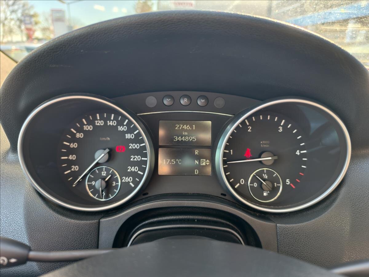 Mercedes-Benz Třídy M SUV 3,0 l 140 kw