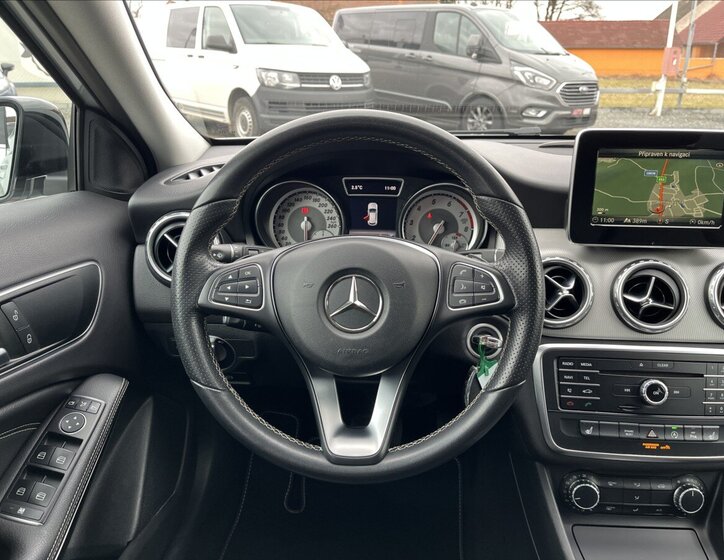 Mercedes-Benz GLA Hatchback 1,6 l 115 kw