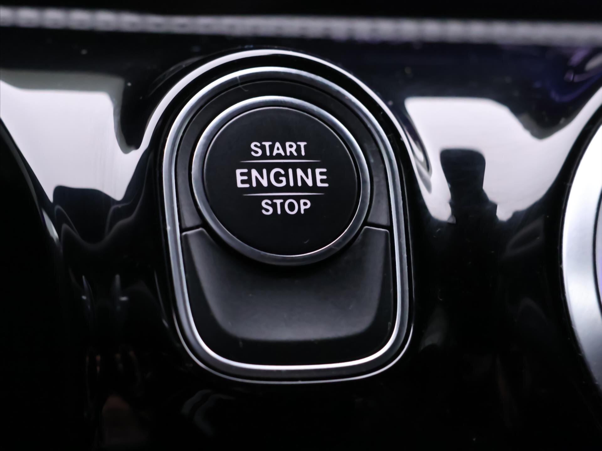 Mercedes-Benz Třídy A Sedan / Limuzína 1,3 l 118 kw