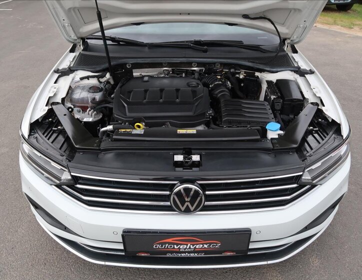 Volkswagen Passat 25
