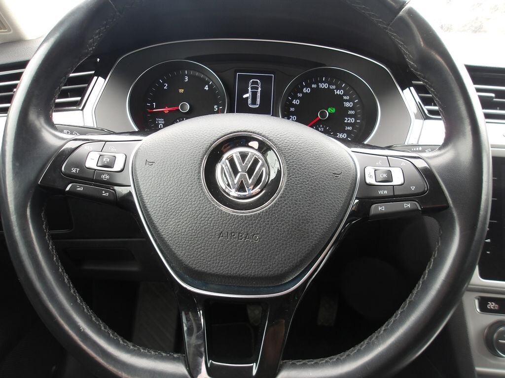 Volkswagen Passat Kombi 1,6 l 88 kw