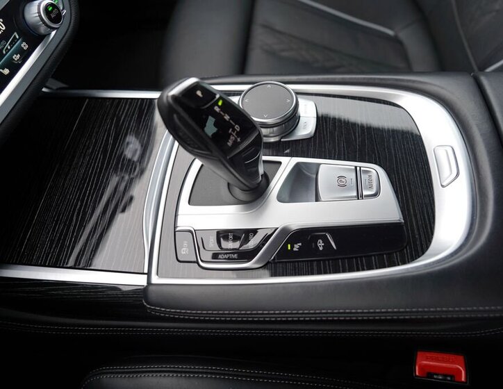 BMW Řada 7 Sedan 3,0 l 210 kw