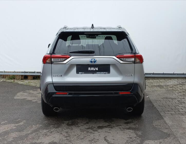 Toyota RAV4 6