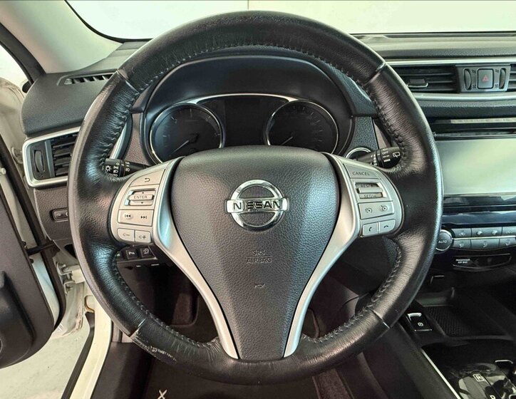 Nissan X-Trail SUV 1,6 l 96 kw