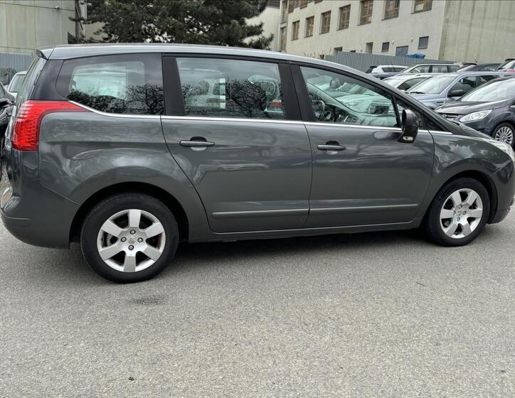 Peugeot 5008 6