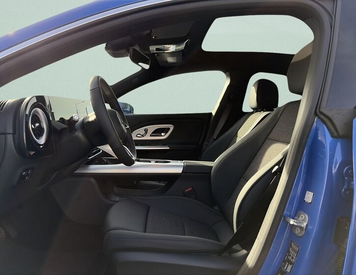 Mercedes-Benz CLA Sedan / Limuzína 2,0 l 200 kw