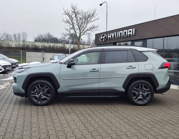 Toyota RAV4 Kombi 2,5 l 131 kw