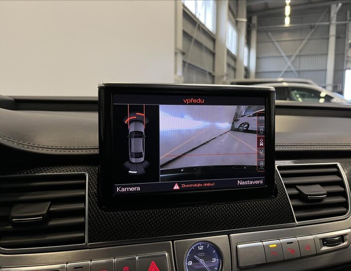 Audi S8 Sedan / Limuzína 4,0 l 445 kw