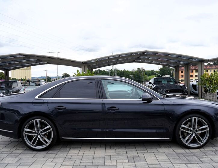 Audi A8 7