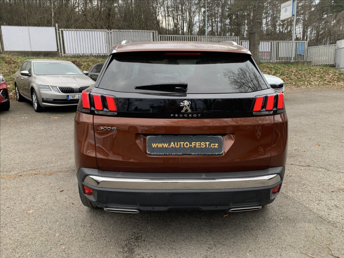 Peugeot 3008 SUV / Terénní 1,2 l 96 kw