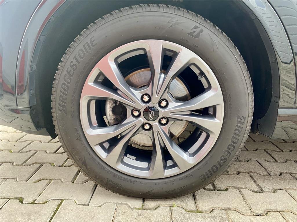 Ford Kuga SUV / Terénní 2,0 l 110 kw