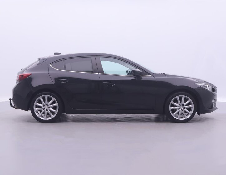 Mazda 3 8