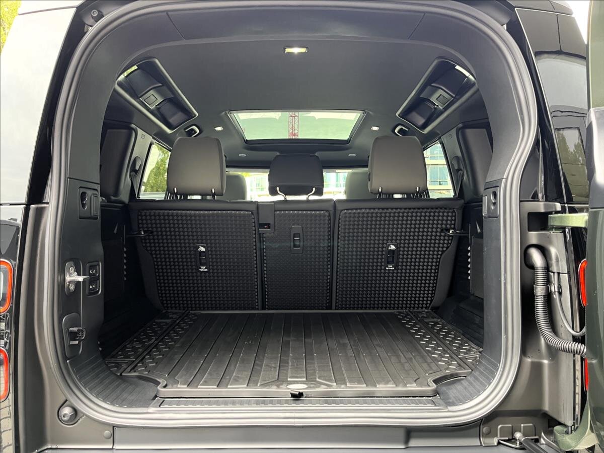 Land Rover Defender SUV / Terénní 5,0 l 313 kw