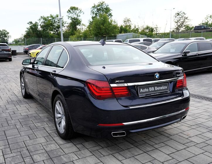 BMW Řada 7 4